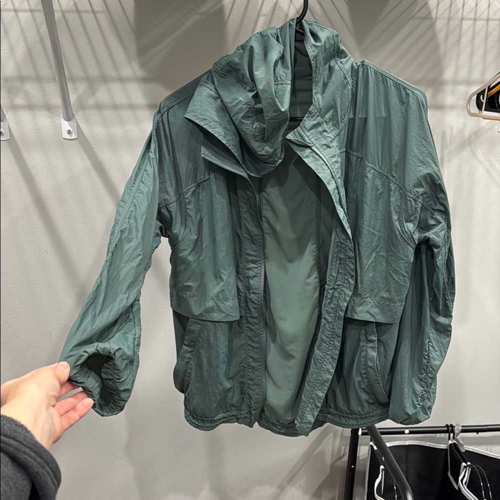lululemon athletica Lightweight Utility Jacket in Sage Green